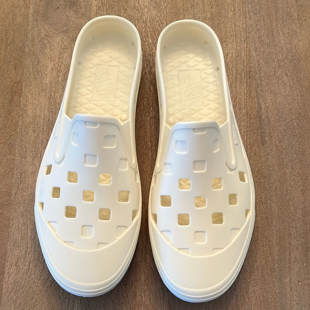 Men’s VANS BRAND NEW MTE Slip-On Mule TRK Sandal
